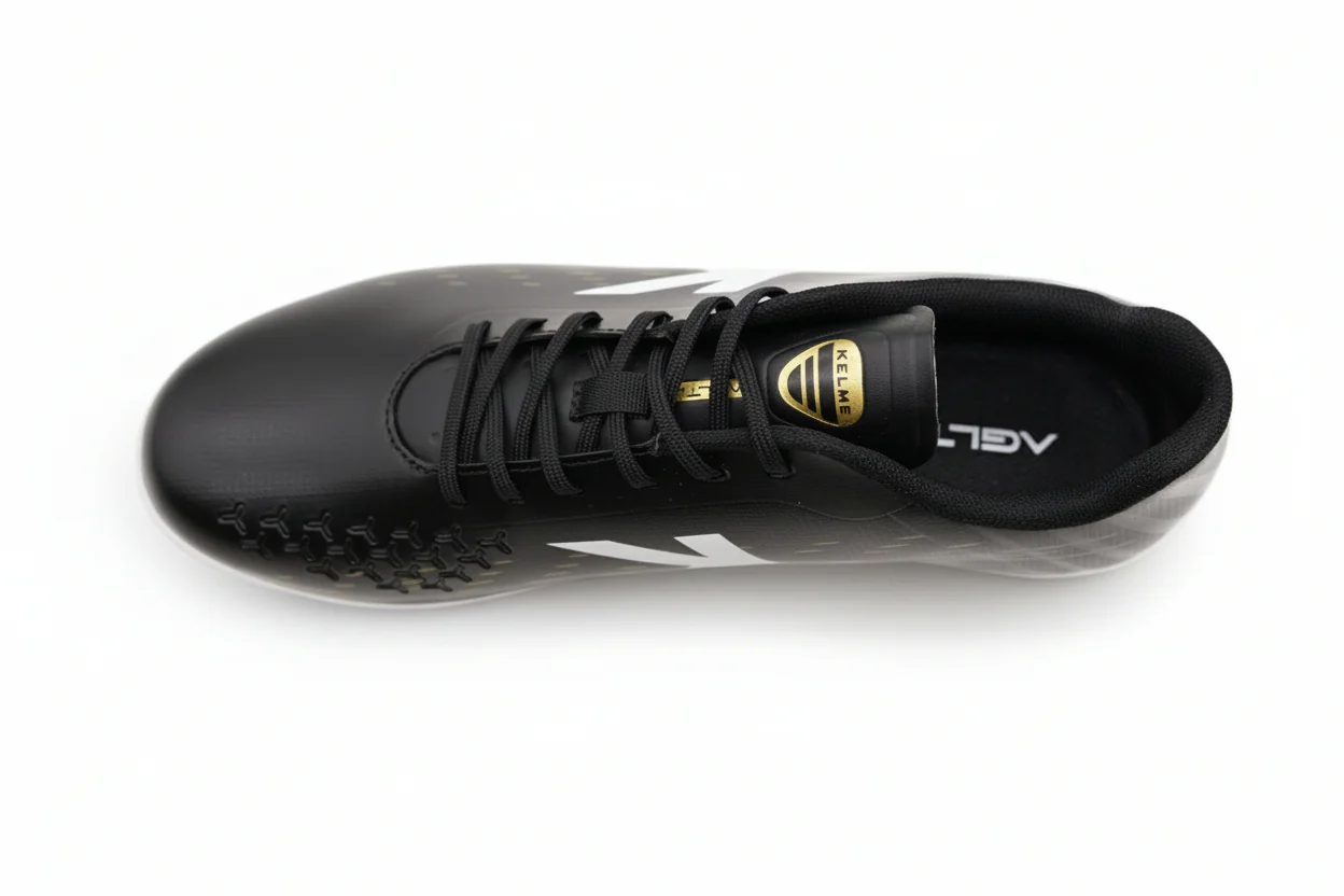 BOTAS DE FÚTBOL AGILITY LITE NEGRO-ORO - Image 3