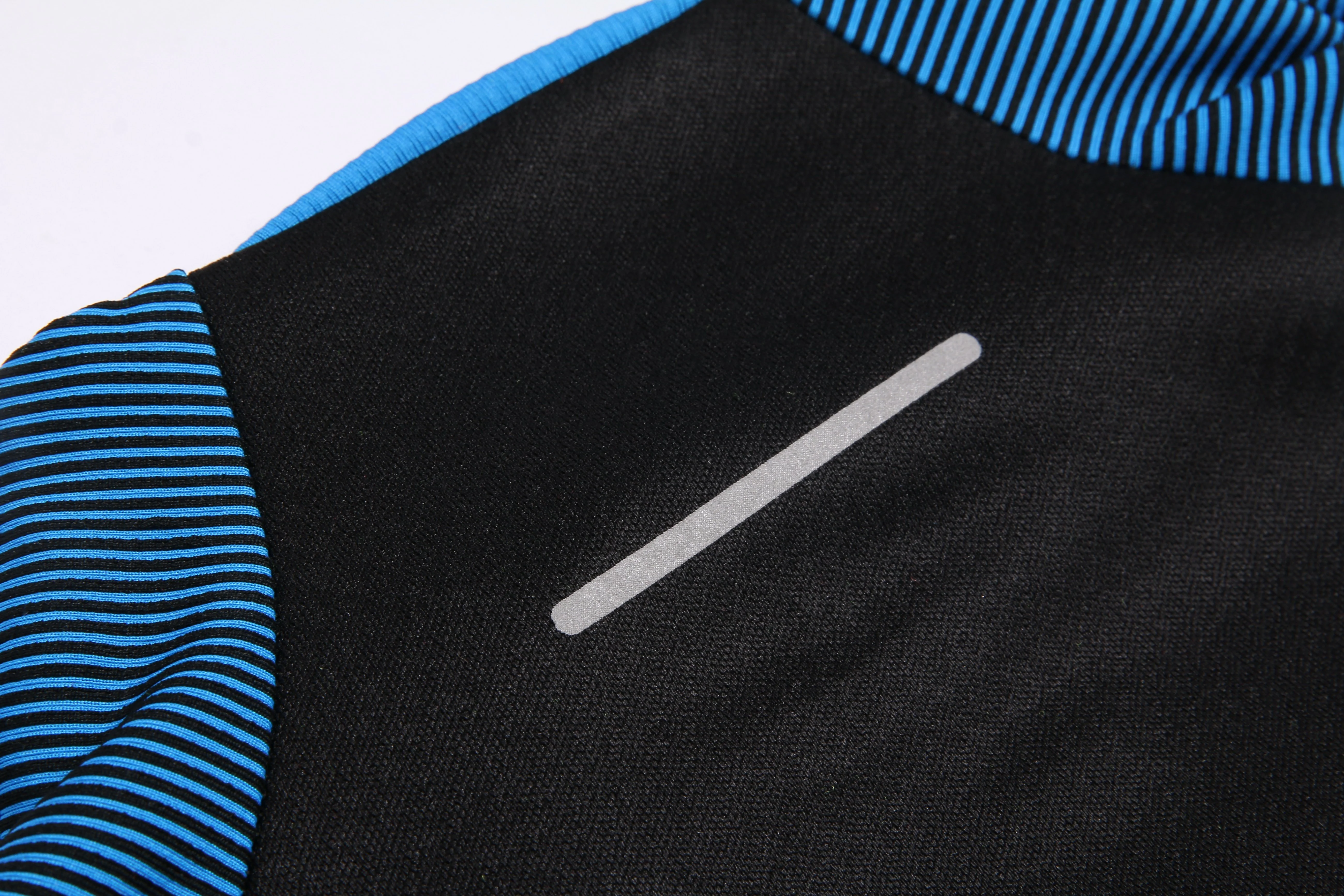 SUDADERA MONTES INFANTIL NEGRO - Image 8