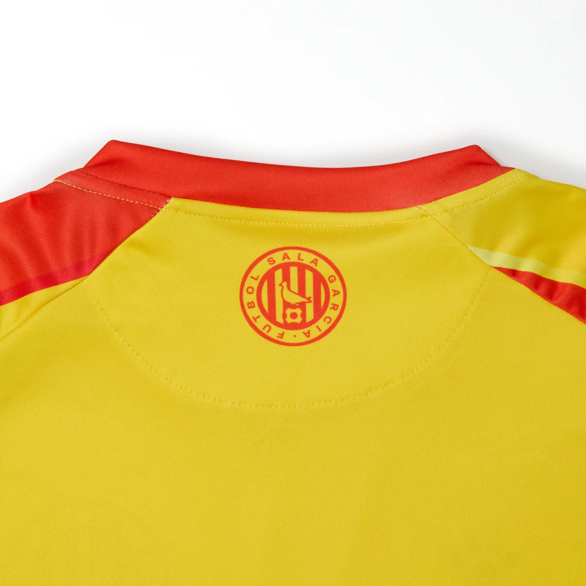 CAMISETA INDUSTRIAS SANTA COLOMA EQUIPACIÓN 25-26 AMARILLO - Image 4