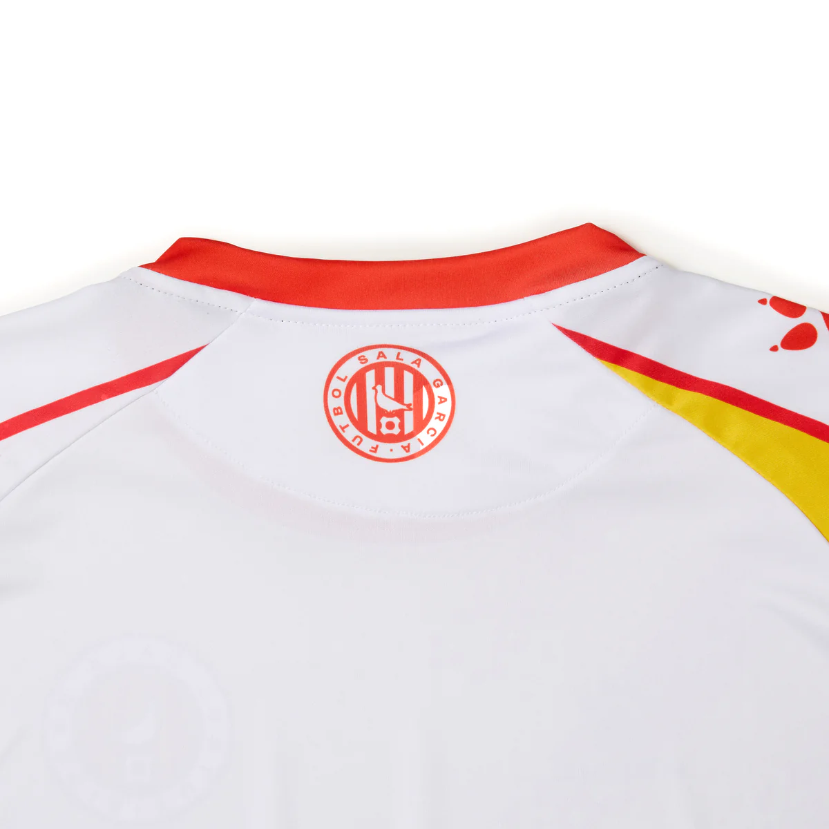 CAMISETA INDUSTRIAS SANTA COLOMA EQUIPACIÓN 25-26 BLANCO - Image 4